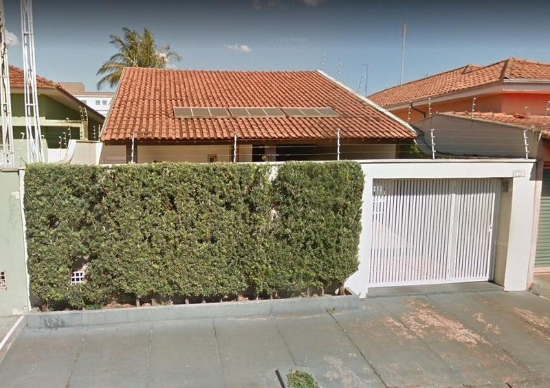 Imóvel residencial, a.t. 561m², a.c 346,62m², 2 dorm, área de lazer com churrasqueira e piscina