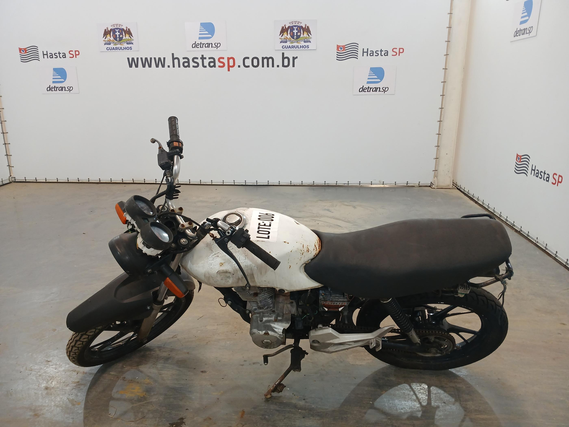 Veículo HONDA CG Honda CG 125 Cargo 2002 Branco Conservado 2003 em leilão