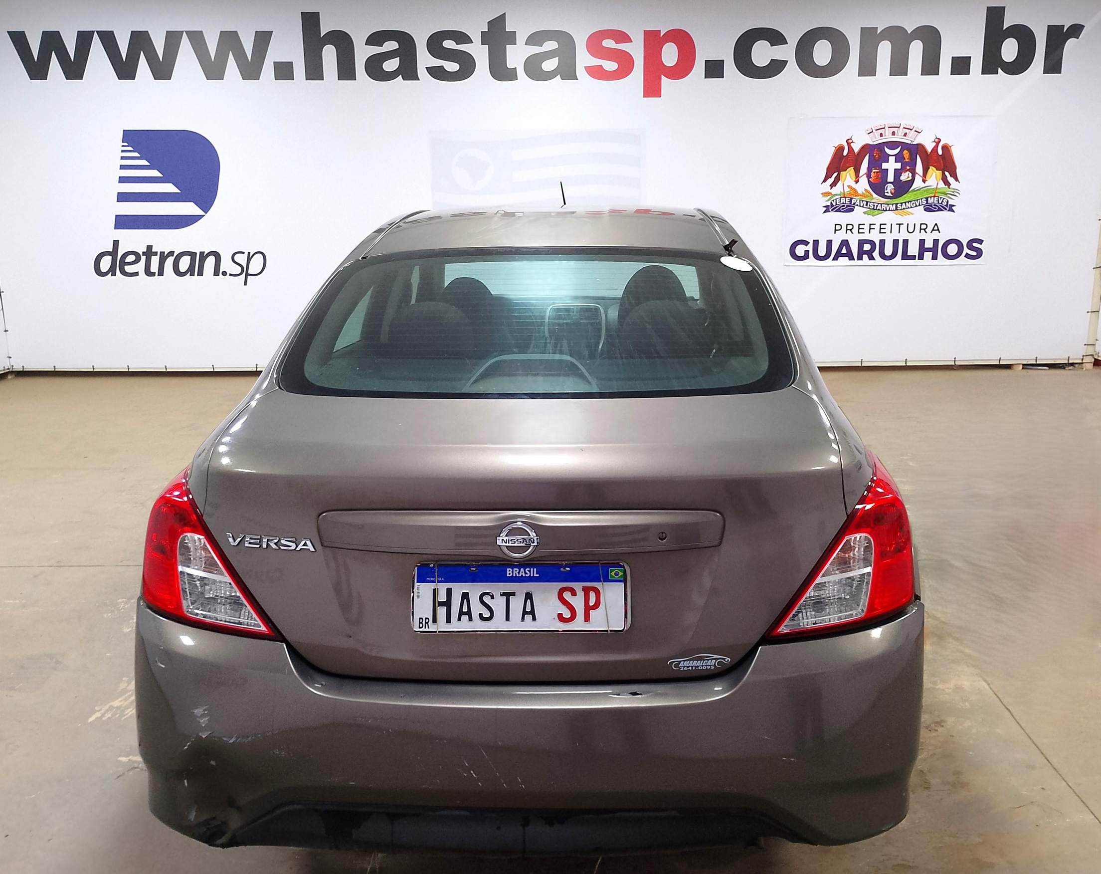Veículo Nissan Versa Nissan Versa 1.0 2018 2019 Cinza Sedã Conservado 2019 em leilão