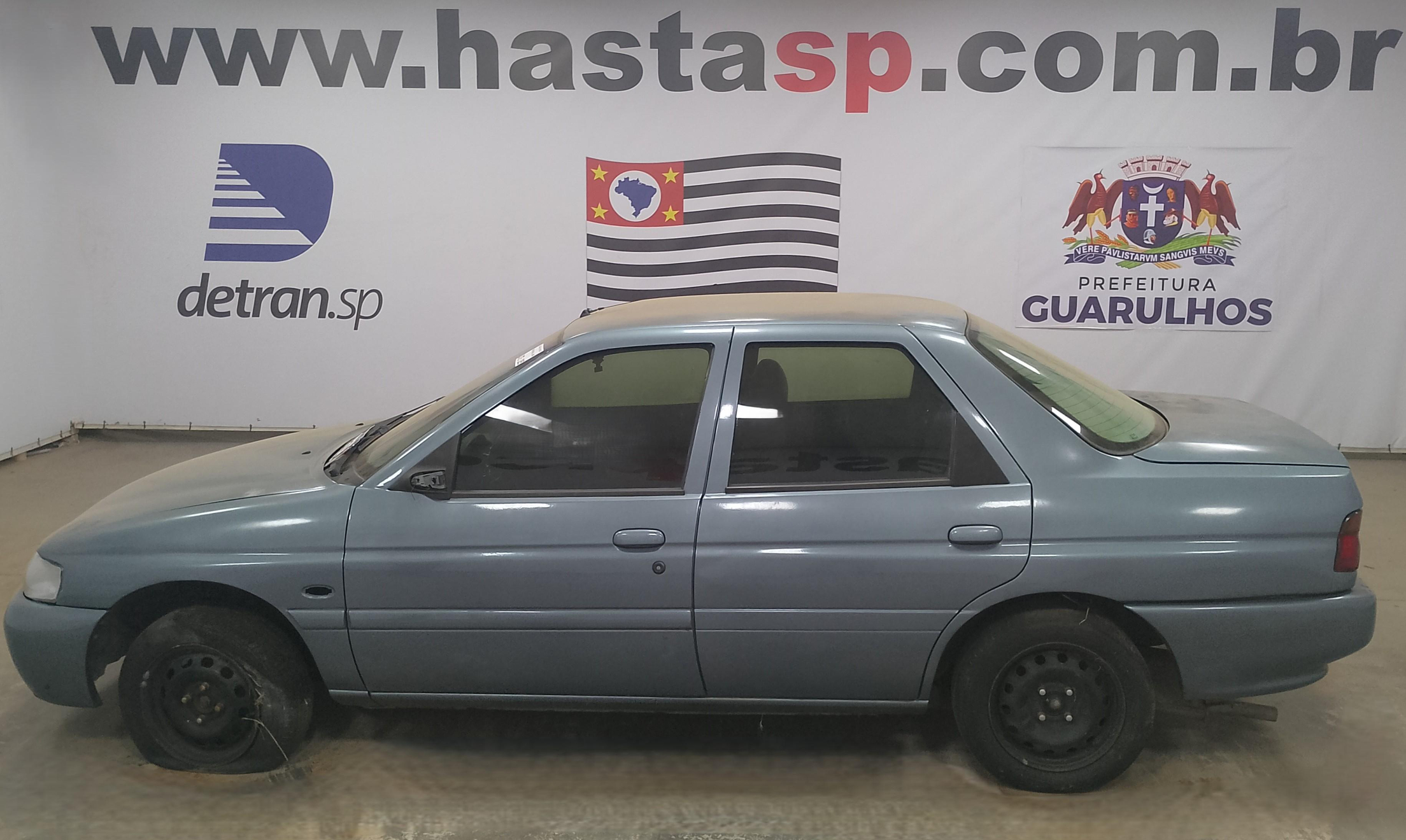 Veículo Ford Escort Ford Escort GLX 16VF 1996 Azul Conservado 1997 em leilão