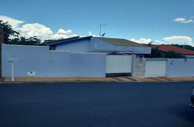 Casa, a.t. 464m², a.c. 206m², 2 dorm, 1 suíte, piscina