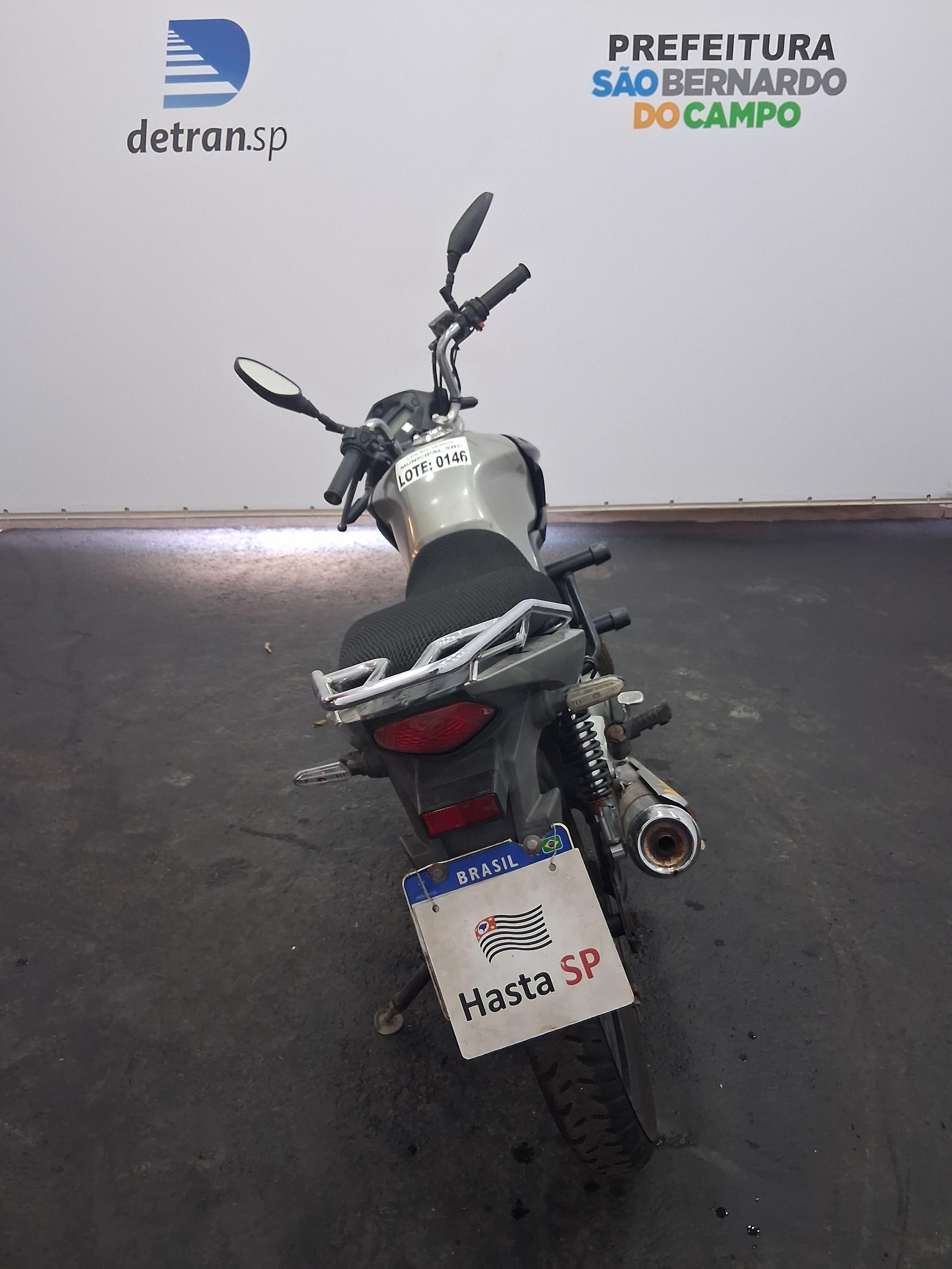 Veículo HONDA CG Honda CG 150 Fan ESDI 2014 2015 Prata Conservada 2015 em leilão